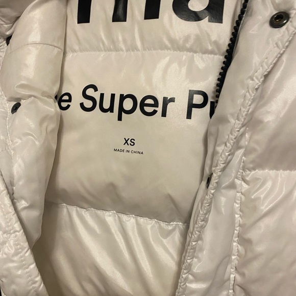 White Superpuff in Xs - Picture 2 of 3
